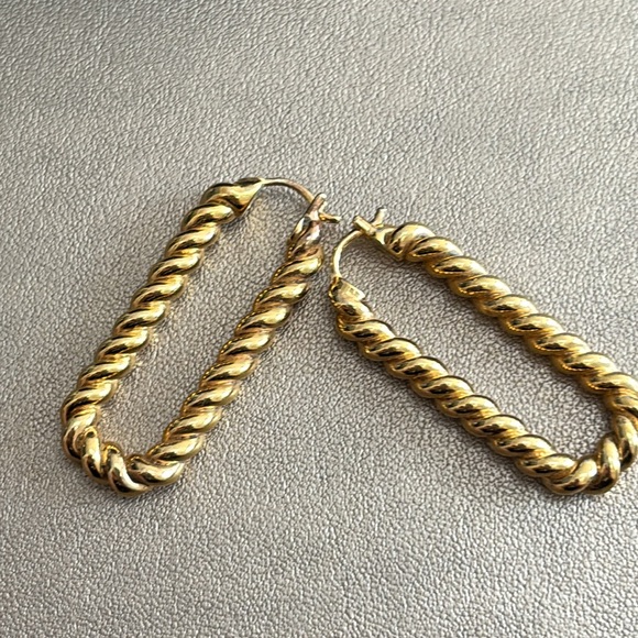 Missoma Tidal Ovate Hoop earrings - Picture 5 of 5